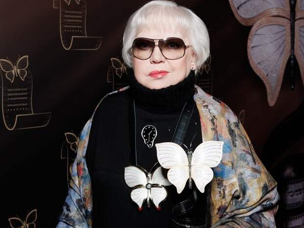 «Я скучаю по Антону и Полине»: 75-летняя Светлана Крючкова не видит внуков, но ждет их осенью