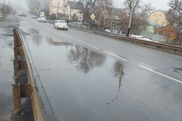 На отремонтированной в прошлом году в Тамбове улице образуются огромные лужи