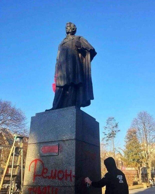 Запад бьёт по российской культуре прямой наводкой