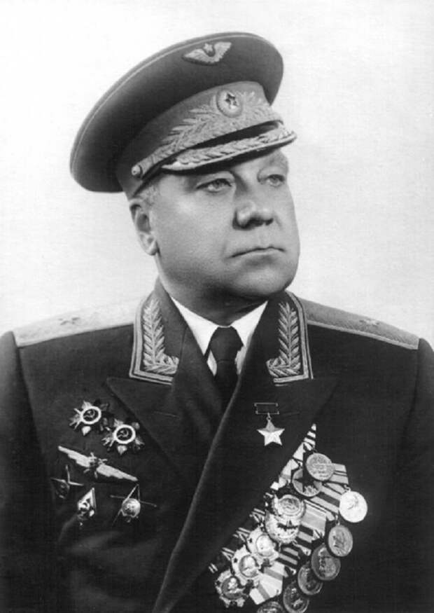 Вот зачем первого Героя Советского Союза прятали от всего мира
