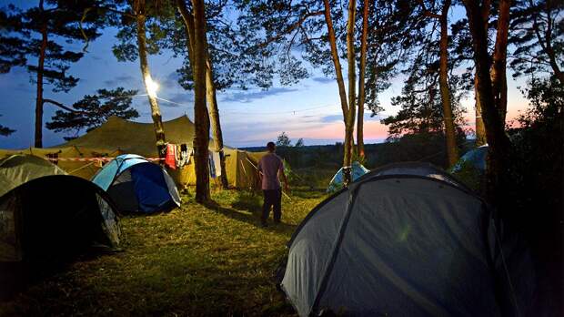 Названы самые популярные места России для палаточного отдыха