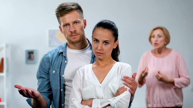 Психолог Самбурский: при общении со свекровью нужно не критиковать мужа