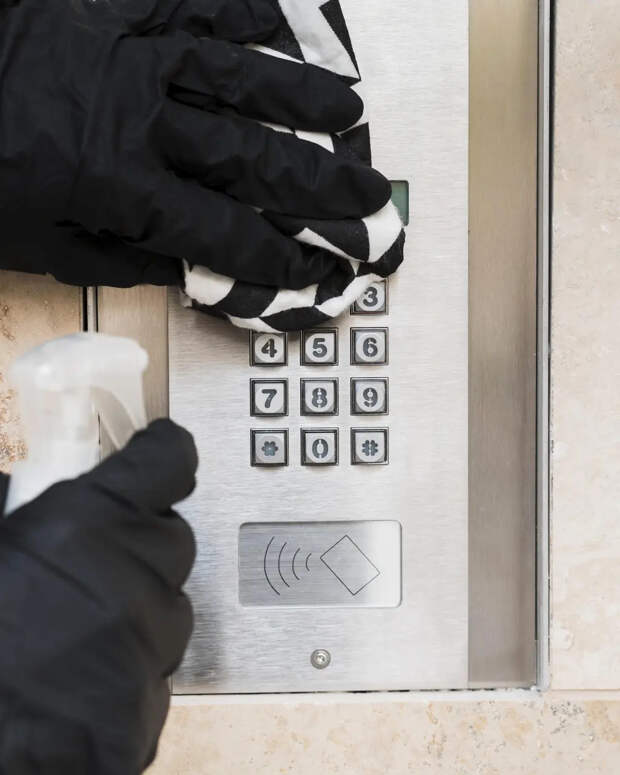 В Ярославской области неизвестные обнесли дом писательницы Татьяны Устиновой