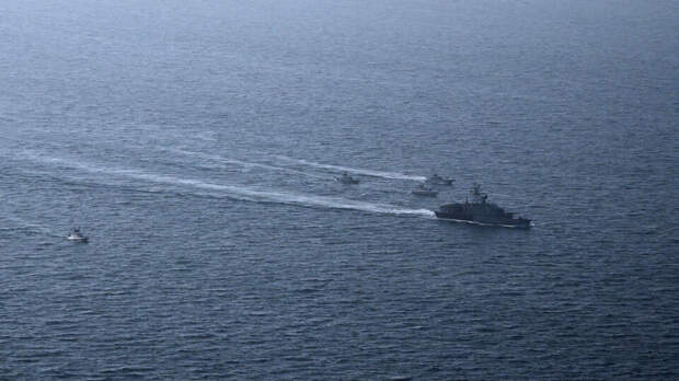 КСИР: корабль с топливом для ВМС США поражен дронами в Индийском океане