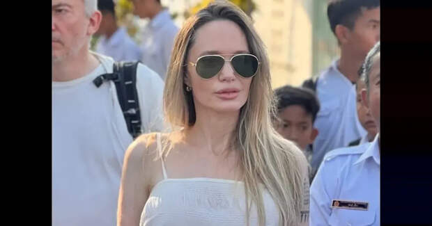 Анджелина Джоли появилась на публике в Камбодже
