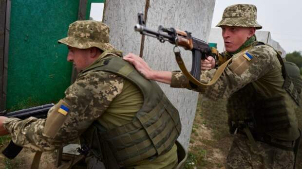 Необразованны, ленивы, воруют, пьянствуют: американский офицер-инструктор в ужасе от украинской армии