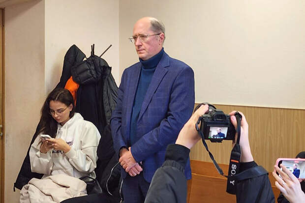 Обвиняемый во взятке экс-глава Красносельского района заключил контракт с ВС РФ