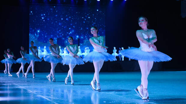 Десятки ледовых шоу проведут на катках "Московских сезонов"