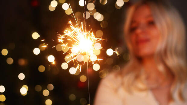 Юрист: россияне могут не отвечать на звонок от начальства в праздники