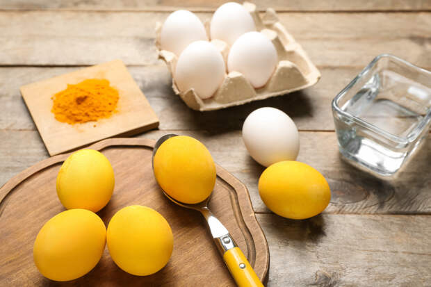 Как покрасить яйца на Пасху куркумой: пошаговая инструкция, полезные советы