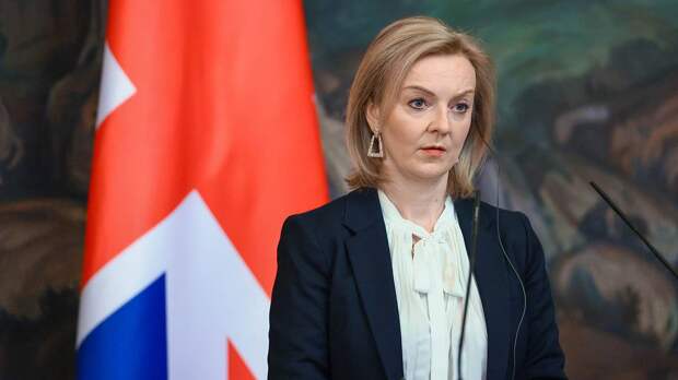 Глава МИД Великобритании вызвала посла РФ из-за ситуации на Украине