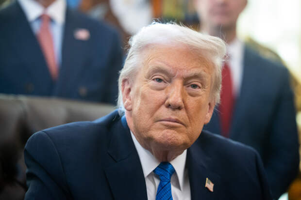 НАТО начала наращивать присутствие в Арктике в попытке удержать Трампа