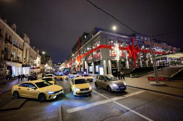 На Кубани ввели крупные штрафы для таксистов-зазывал у вокзалов и аэропортов вне официальных зон