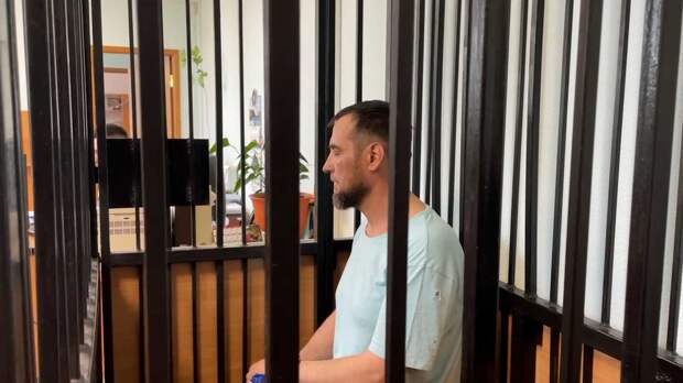 В Казани мужчину, стрелявшего в охранницу поликлиники, отправили в СИЗО на два месяца
