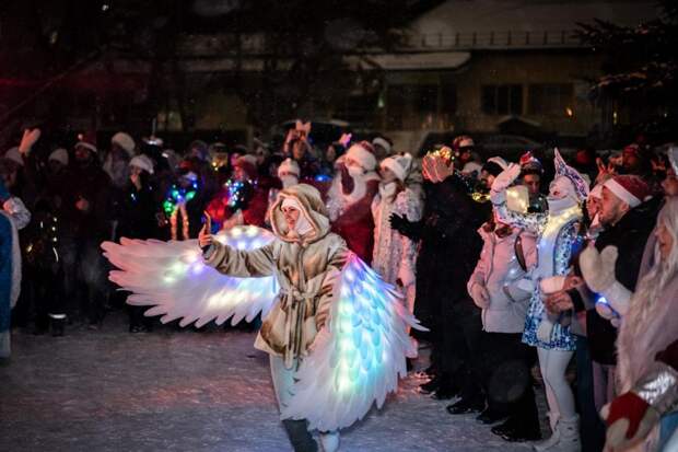 Новогодний флешмоб прошёл возле ОКБ №1 в Тюмени