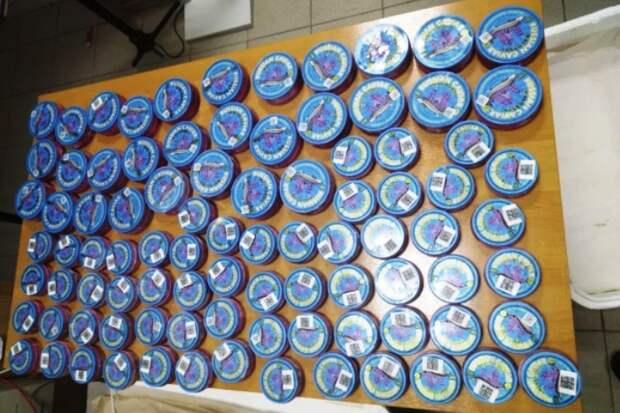 На севере Астраханской области  полиция остановила автомобиль с 15 кг черной икры