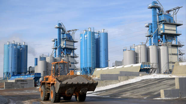 Собянин: для ремонта дорог в столице используются смеси московского производства