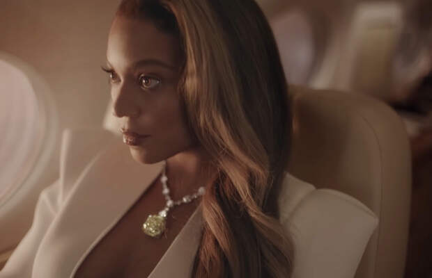 Бейонсе спела Moon River для рекламного ролика Tiffany