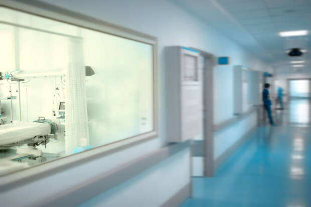 В Подмосковье спасли молодого мужчину, который застрял в пластиковой бутылке