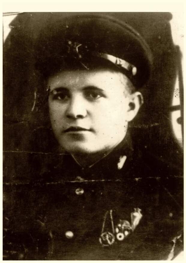 Дмитрий Фёдорович Лавриненко — советский офицер, непревзойденный танковый ас, участник Великой Отечественной войны и Герой Советского Союза. /Фото: avatars.mds.yandex.net Дмитрий Фёдорович Лавриненко — советский офицер, непревзойденный танковый ас, участник Великой Отечественной войны и Герой Советского Союза. /Фото: avatars.mds.yandex.net