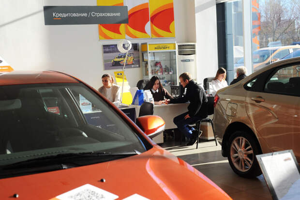 НБКИ: россиянину надо зарабатывать 117 тысяч рублей для покупки авто в кредит