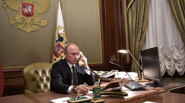 Знаменитости США обвинили Путина в захвате Капитолия. «Единственный, кто наслаждается этим хаосом»
