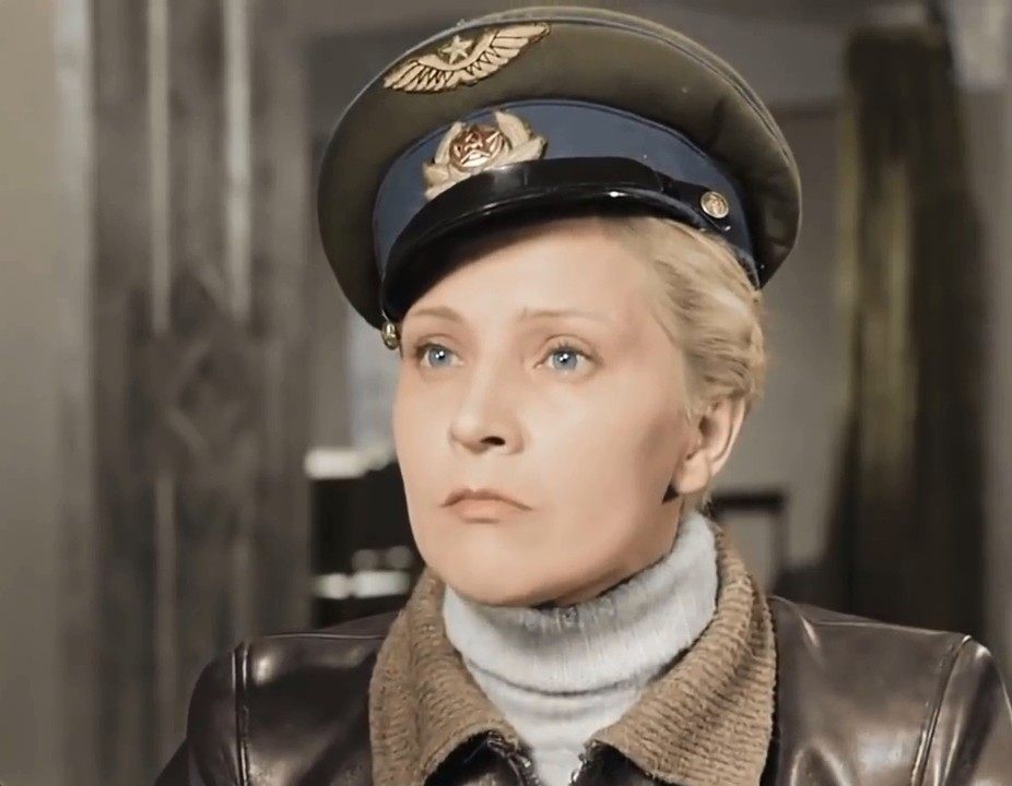 ЛЮДМИЛА ГЛАЗОВА В ФИЛЬМЕ "НЕБЕСНЫЙ ТИХОХОД" ЛЮДМИЛА ГЛАЗОВА В ФИЛЬМЕ "НЕБЕСНЫЙ ТИХОХОД"