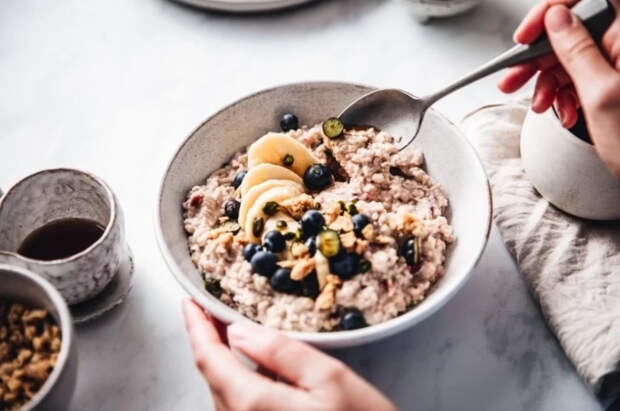 Тренер Яблокова: отсутствие голода утром может быть связано с гормонами