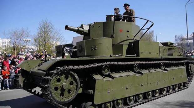 Восстановленный экземпляр советского танка Т-28. | Фото: youtube.com.