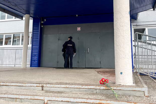 В Кремле прокомментировали нападение с ножом на учительницу в российской школе