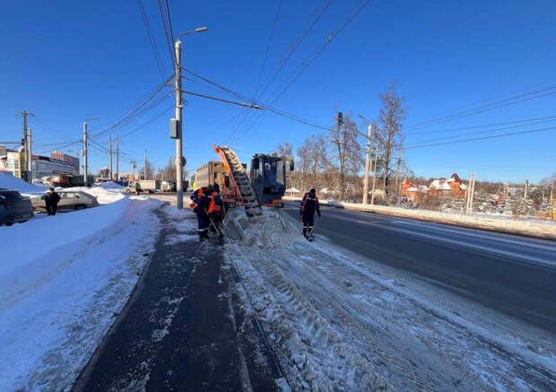 340 человек и 295 единиц техники задействуют в уборке Тулы 27 января
