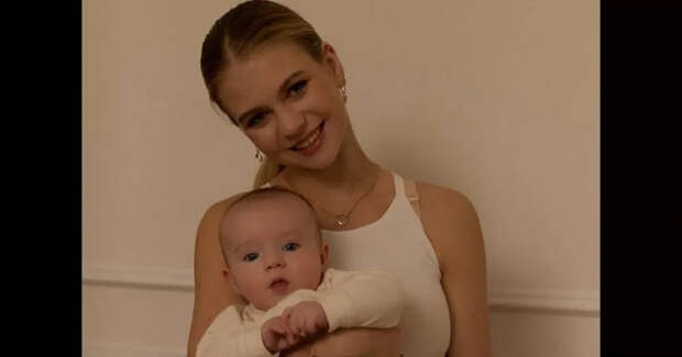 Александра Трусова показала новые фото сына