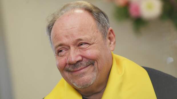 Mash: актёра Маклакова из «Солдат» госпитализировали из-за проблем со зрением