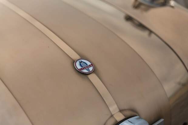Полностью бронзовая реплика Shelby Cobra