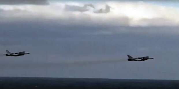 Опубликовано видео пролета самолетов ВКС России возле эсминца ВМС США