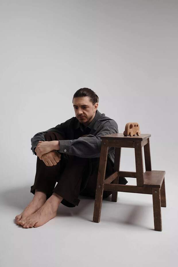 «Я работал курьером, таксистом, дворником и уборщиком»: Константин Плотников о профессиональном пути