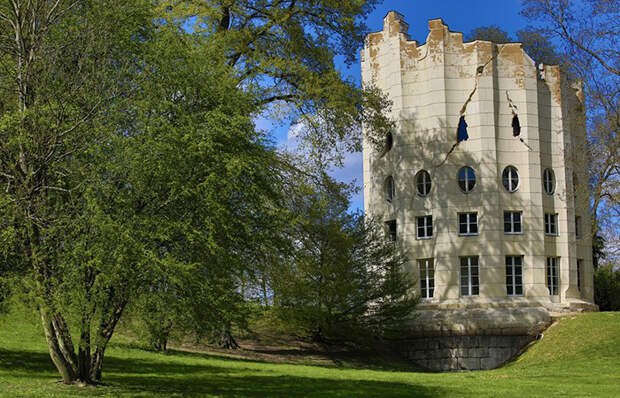 Какие тайны хранит самая модная достопримечательность эпохи Просвещения: Безумное творения гения архитектуры Дезерт де Рец