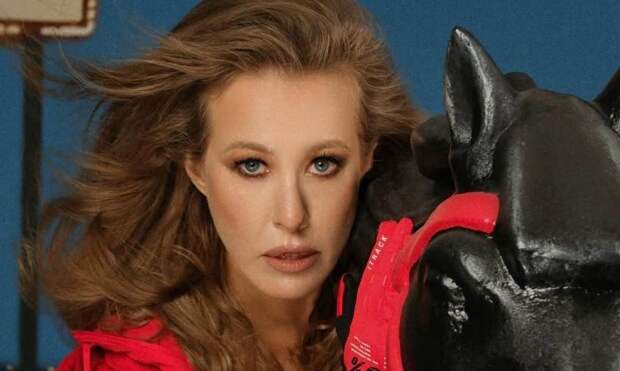 Королева самоиронии: Ксения Собчак стала лицом новой коллекции бренда Анастасии Мироновой, вдохновленной конным спортом