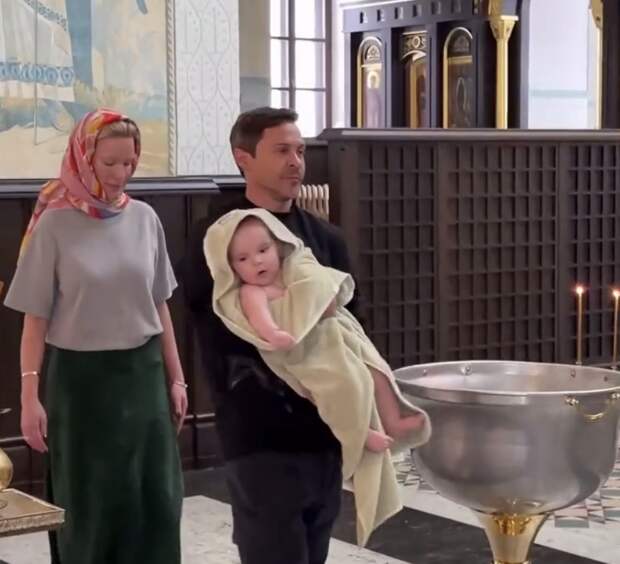 Актер Павел Деревянко рассказал, что стал крестным отцом сына Артема Ткаченко