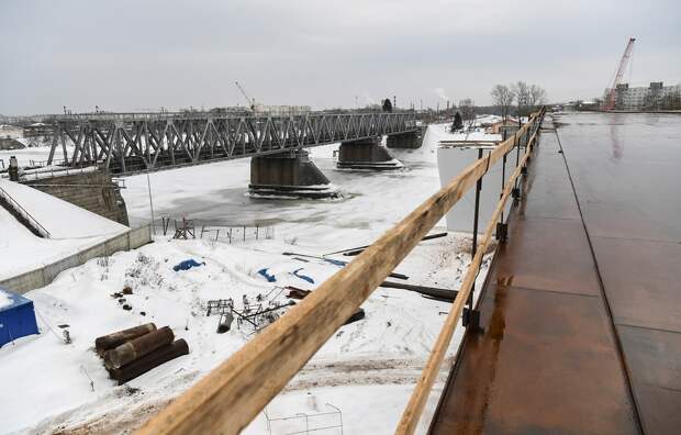 Министр транспорта РФ Виталий Савельев и губернатор Игорь Руденя высоко оценили ход строительства Западного моста в Твери