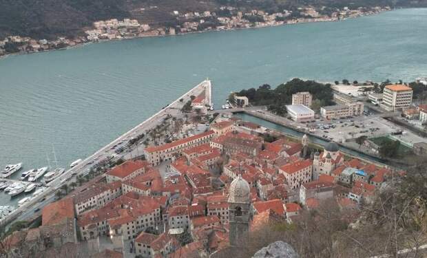 Город Котор с 1420 года добровольно принял протекторат Венеции