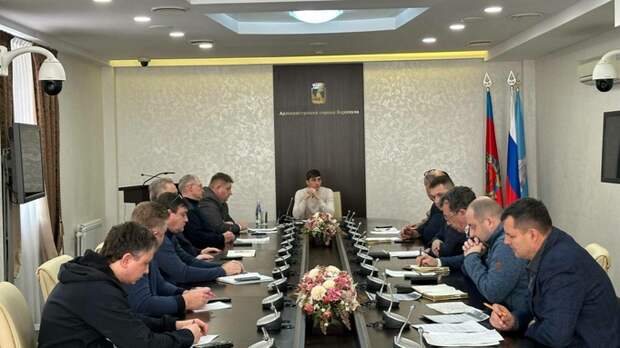 Оперативное совещание по аварии/Фото: Администрация Барнаула