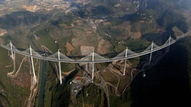Картинки по запросу World's highest bridge opens in China (570 mt) - Открытый в Китае самый высокий мост в мире