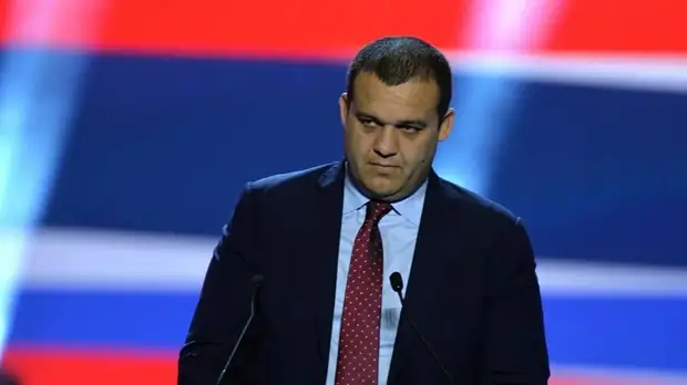 Президент Сербии Вучич вручил наградил почётной премией главу IBA Кремлёва