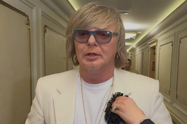 «Случилось неожиданное»: рыжий из «Иванушек» оконфузился на юбилее Зацепина в Кремле