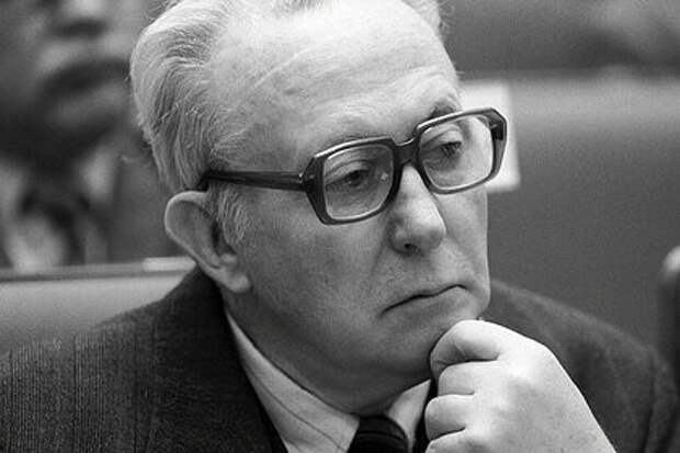 Умер Rой Медведев — известный историк и автор книг о Путине