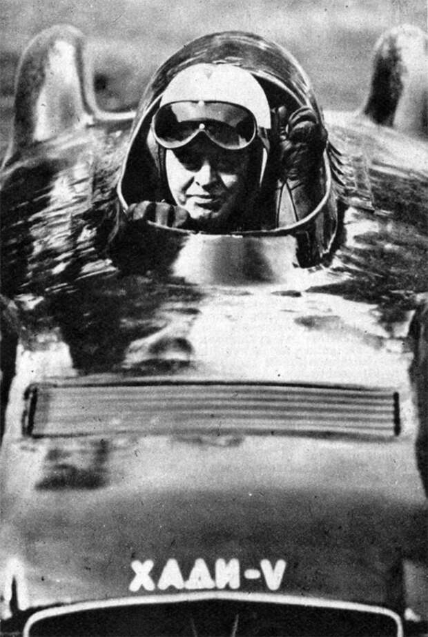 Не только конструктор, но и автогонщик. /Фото: hi-news.ru