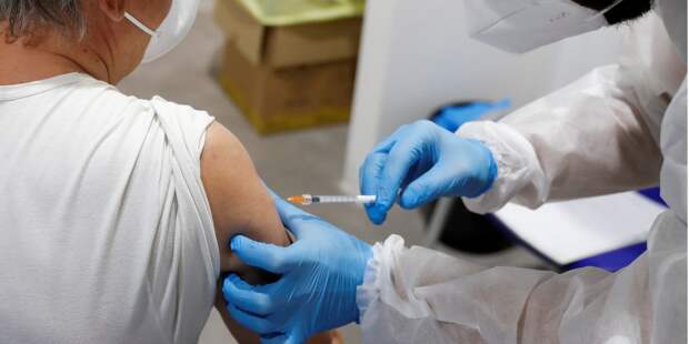 Украина в четыре раза отстает от плана вакцинирования: введено менее 800 тыс. доз