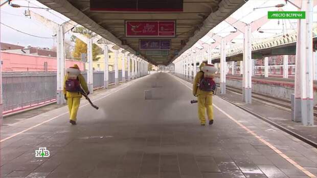 Маcки, перчатки и вакцинация в разгар эпидемии: медик ответил на популярные вопросы о COVID-19