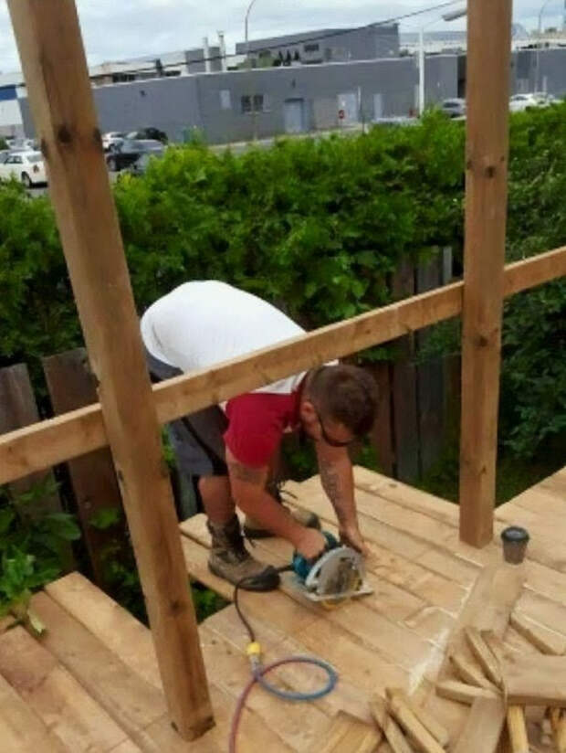 https://thechive.files.wordpress.com/2018/07/funny-men-safety-fails-why-women-live-longer-45-5acf55a685ecc__605.jpg?quality=85&strip=info&w=641